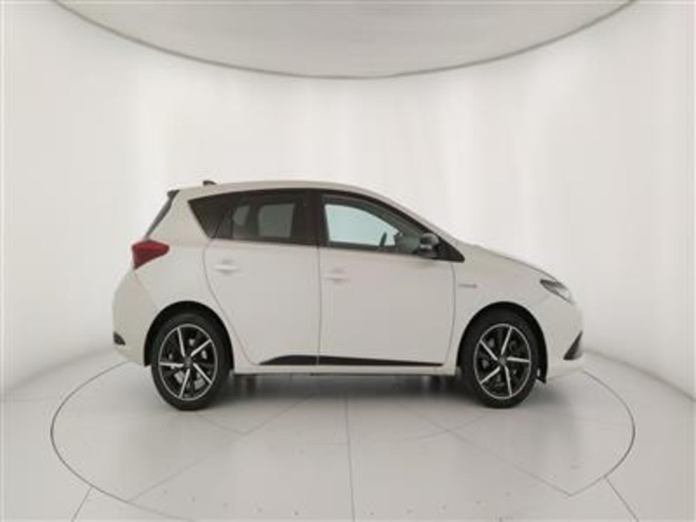 Toyota Auris usata a Bari (9)