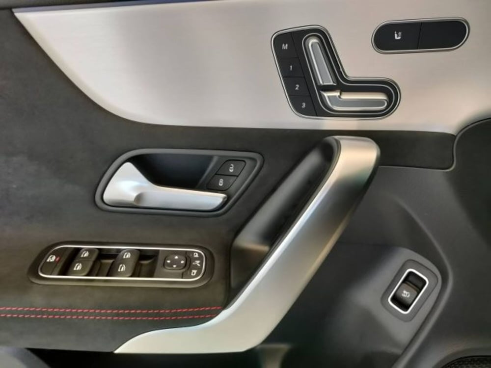 Mercedes-Benz CLA Shooting Brake usata a Teramo (12)
