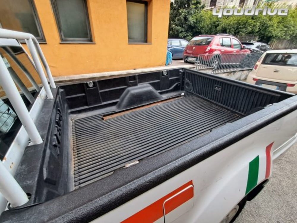 Tata Xenon usata a Napoli (15)