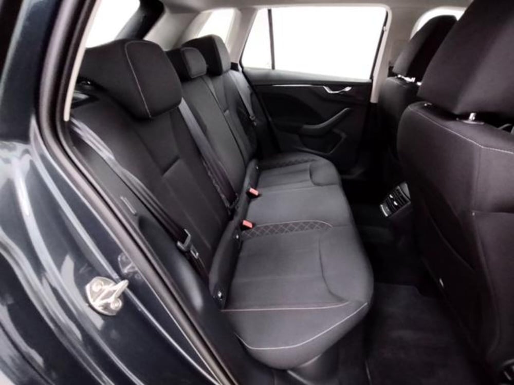 Skoda Kamiq usata a Como (5)