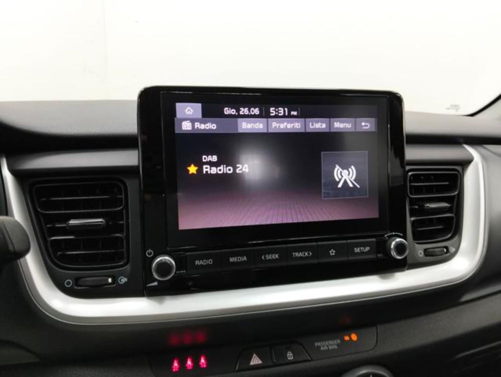 Kia Stonic usata a Como (12)