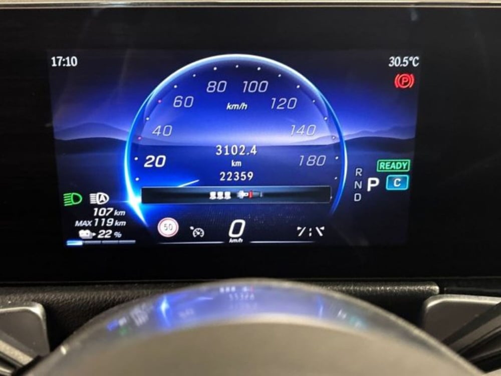 Mercedes-Benz EQB usata a Bologna (13)