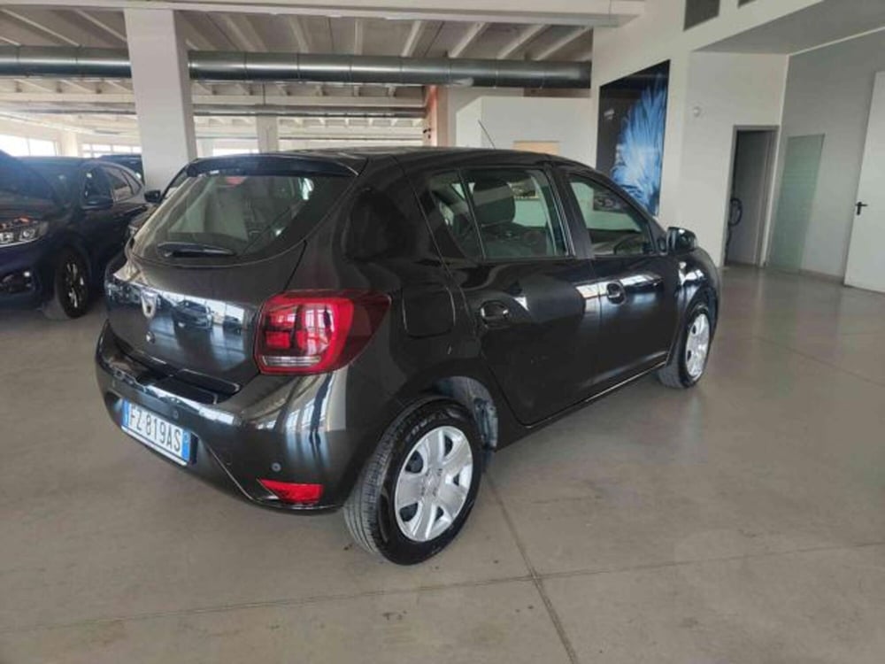 Dacia Sandero usata a Bologna (4)