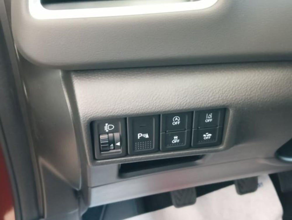 Suzuki S-Cross nuova a Milano (9)