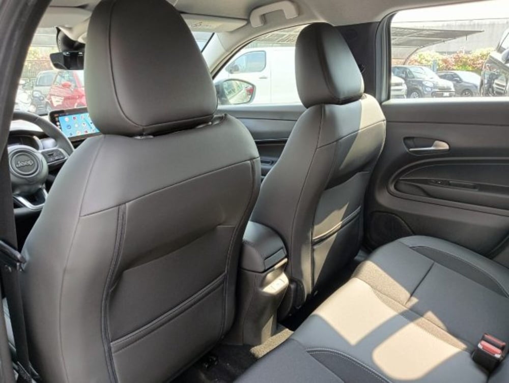 Jeep Avenger nuova a Brescia (11)