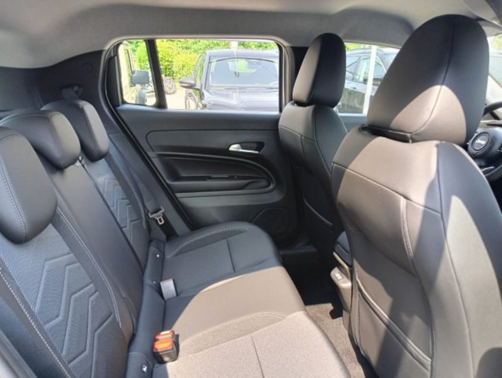 Jeep Avenger nuova a Brescia (17)