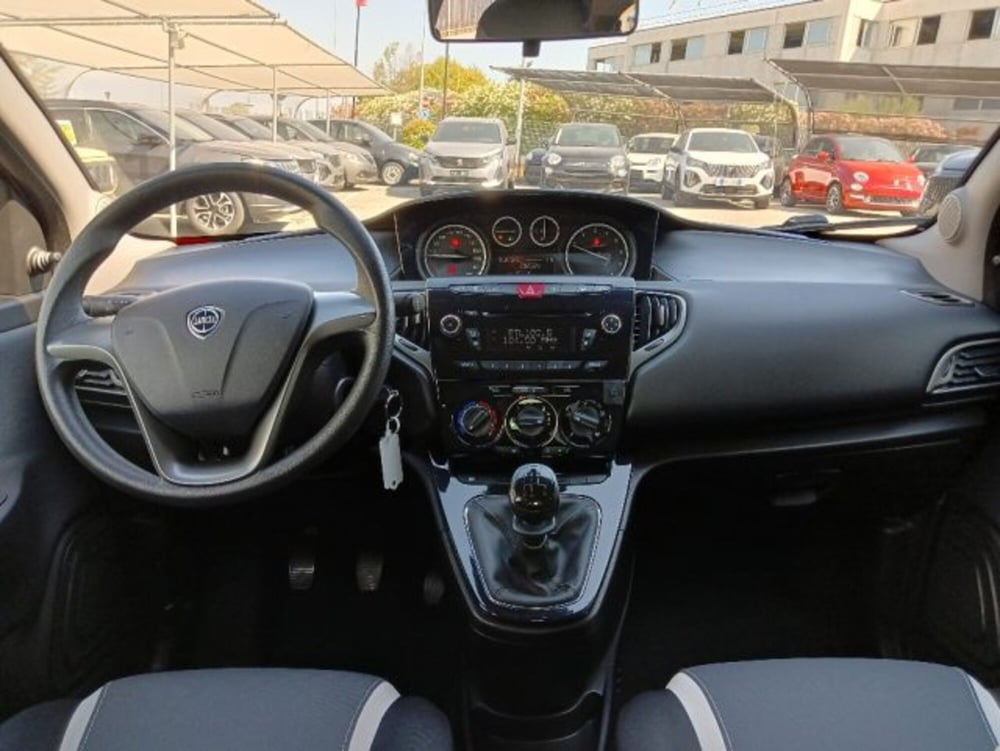 Lancia Ypsilon usata a Brescia (11)