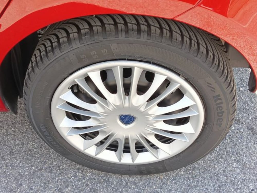 Lancia Ypsilon usata a Brescia (15)