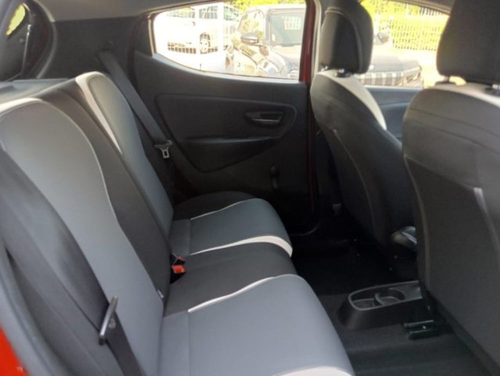 Lancia Ypsilon usata a Brescia (16)