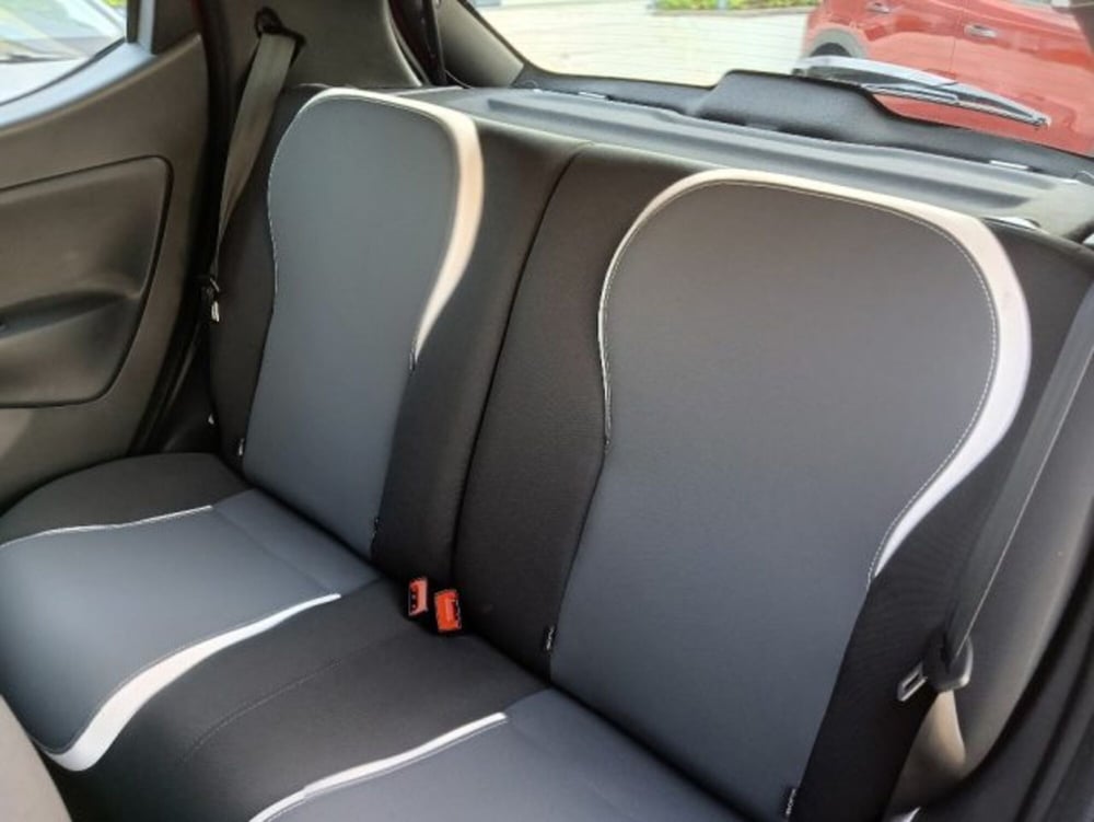 Lancia Ypsilon usata a Brescia (9)