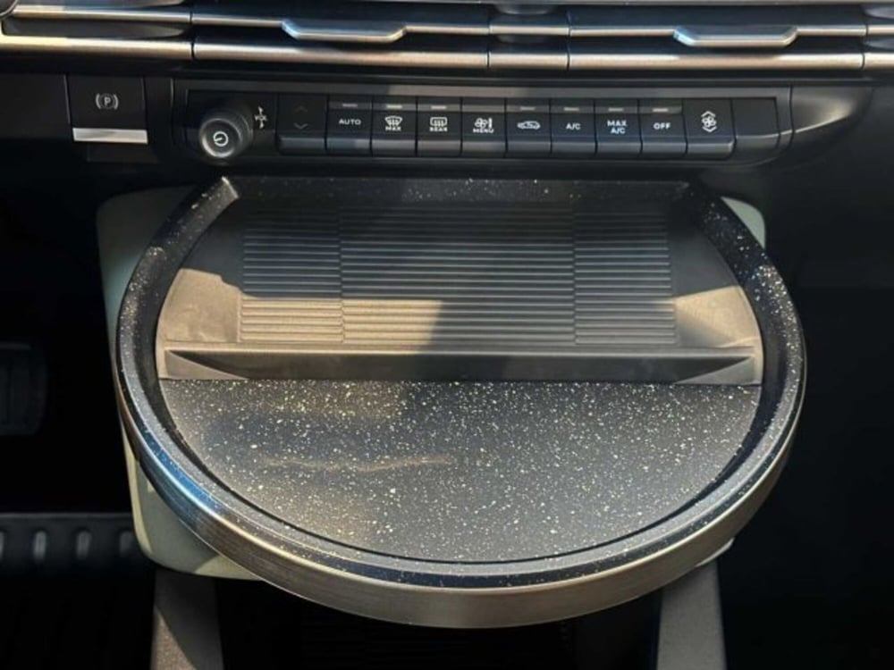 Lancia Ypsilon nuova a Sondrio (18)