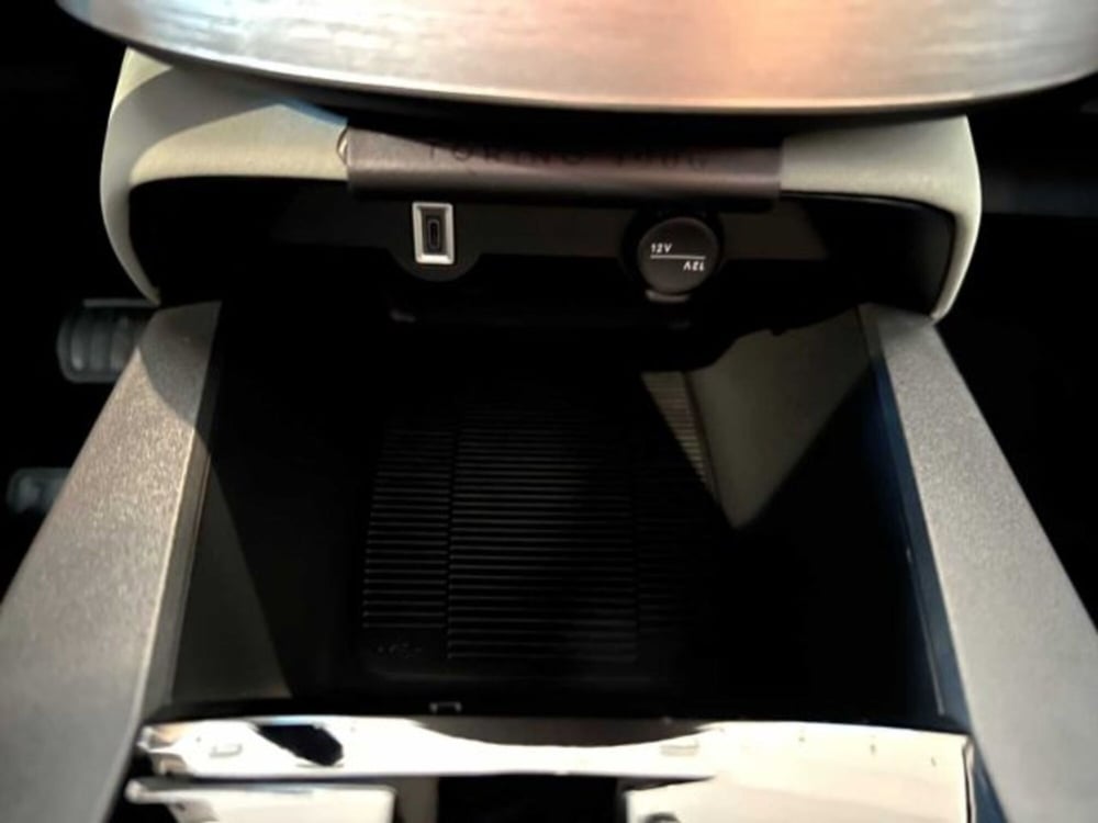 Lancia Ypsilon nuova a Sondrio (19)