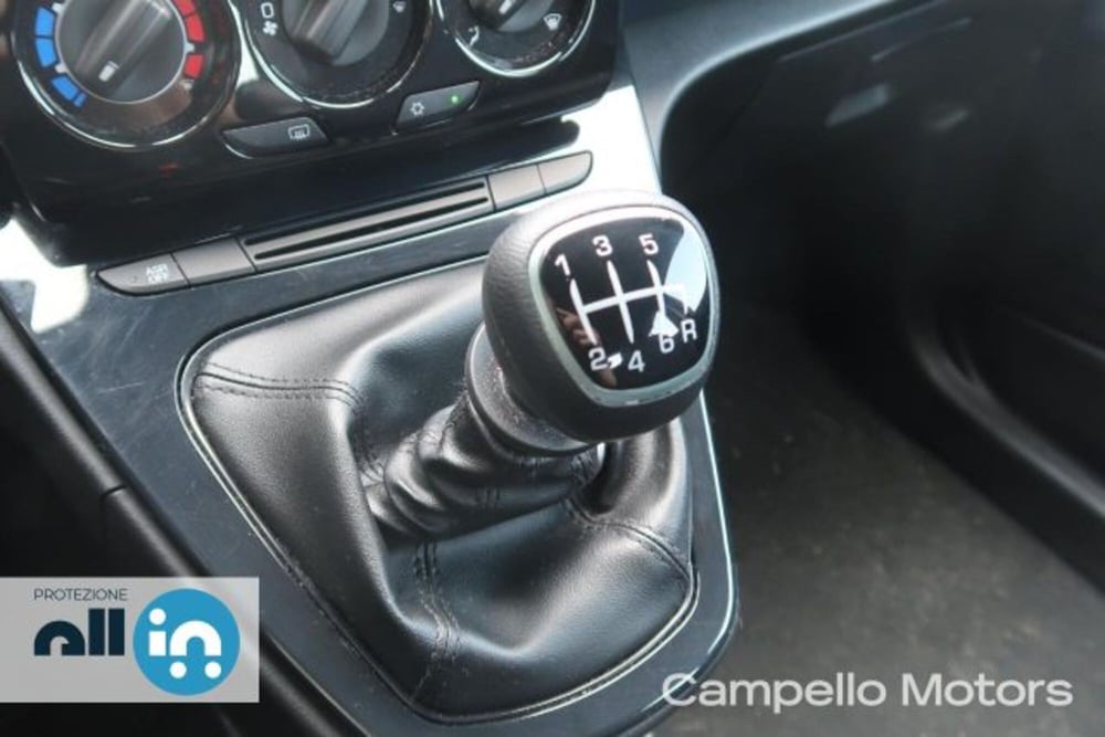Lancia Ypsilon usata a Venezia (12)