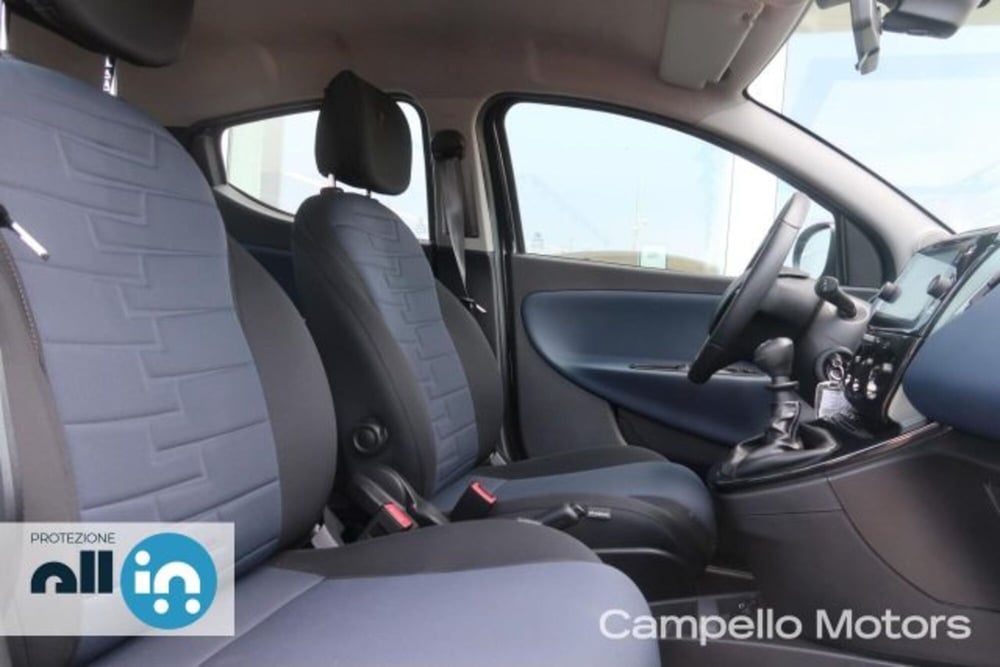 Lancia Ypsilon usata a Venezia (14)