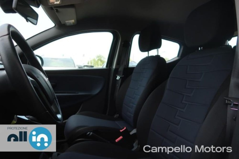 Lancia Ypsilon usata a Venezia (5)