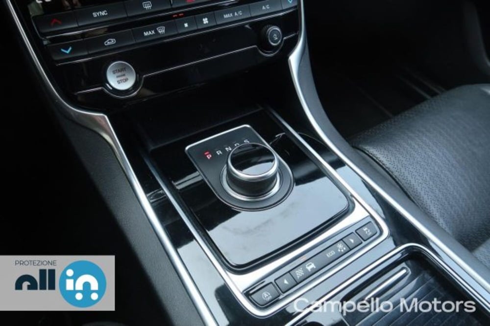 Jaguar XF Sportbrake usata a Venezia (12)