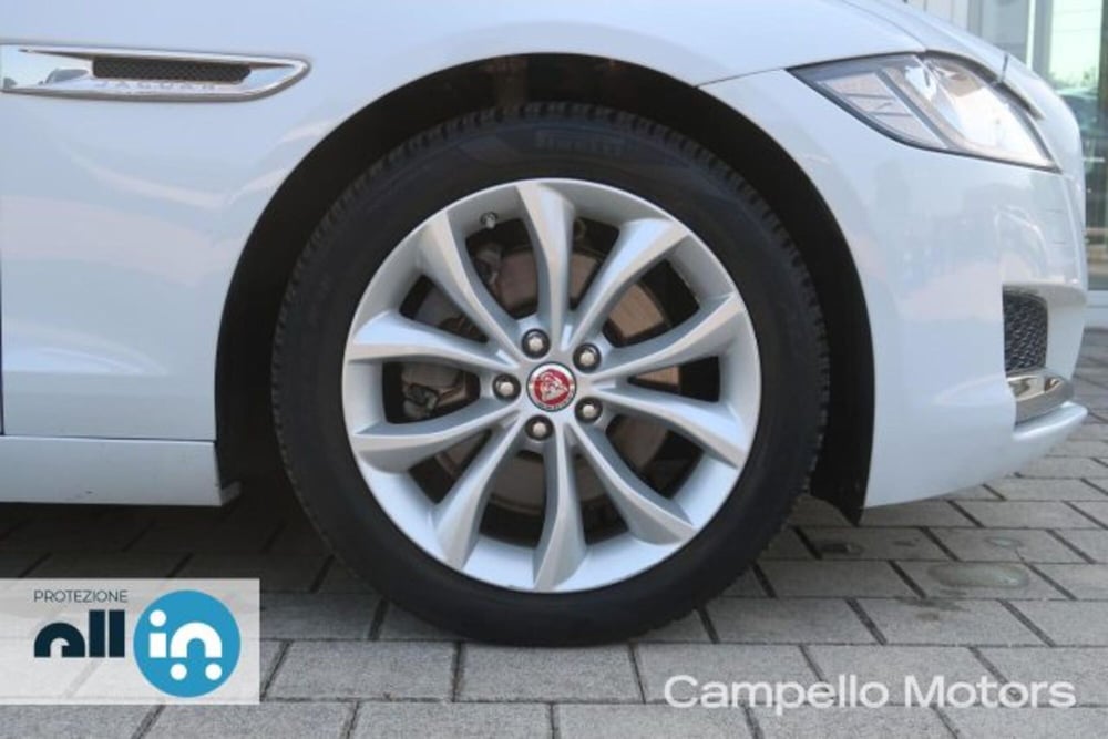 Jaguar XF Sportbrake usata a Venezia (19)