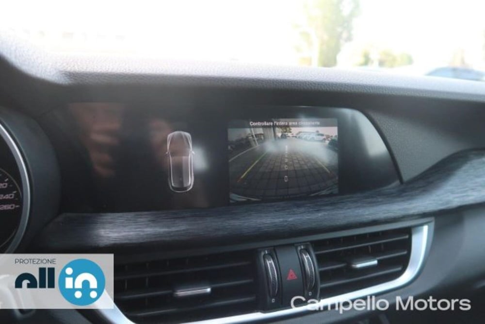 Alfa Romeo Stelvio usata a Venezia (11)