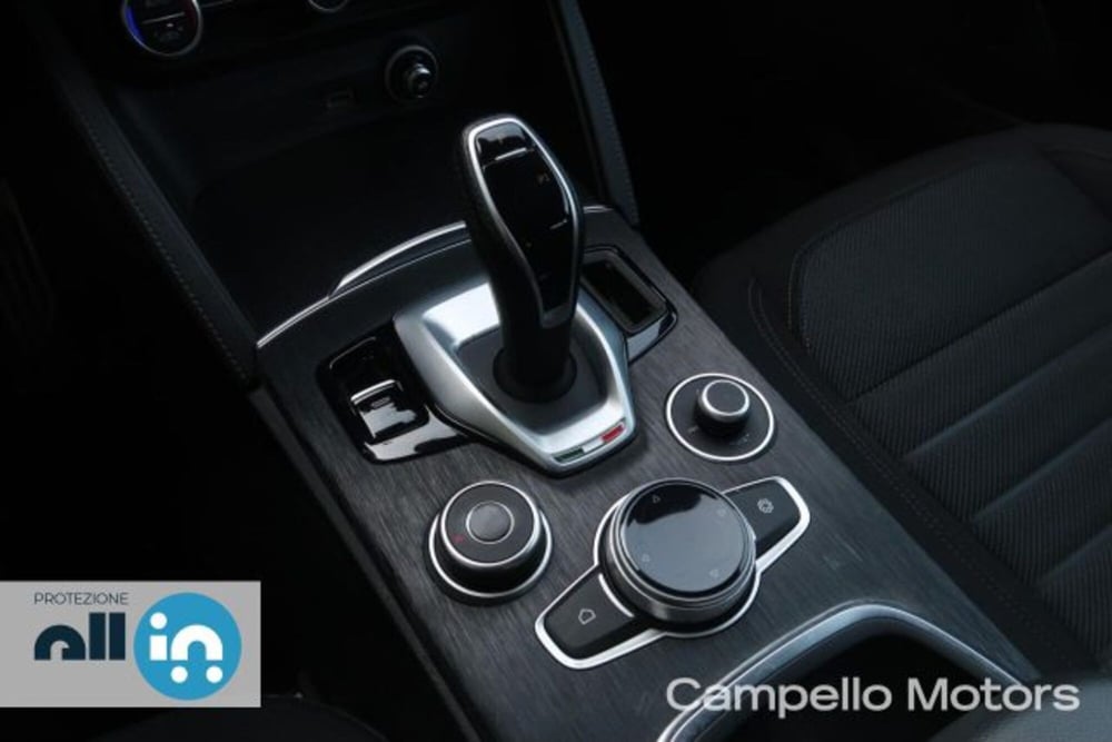 Alfa Romeo Stelvio usata a Venezia (13)