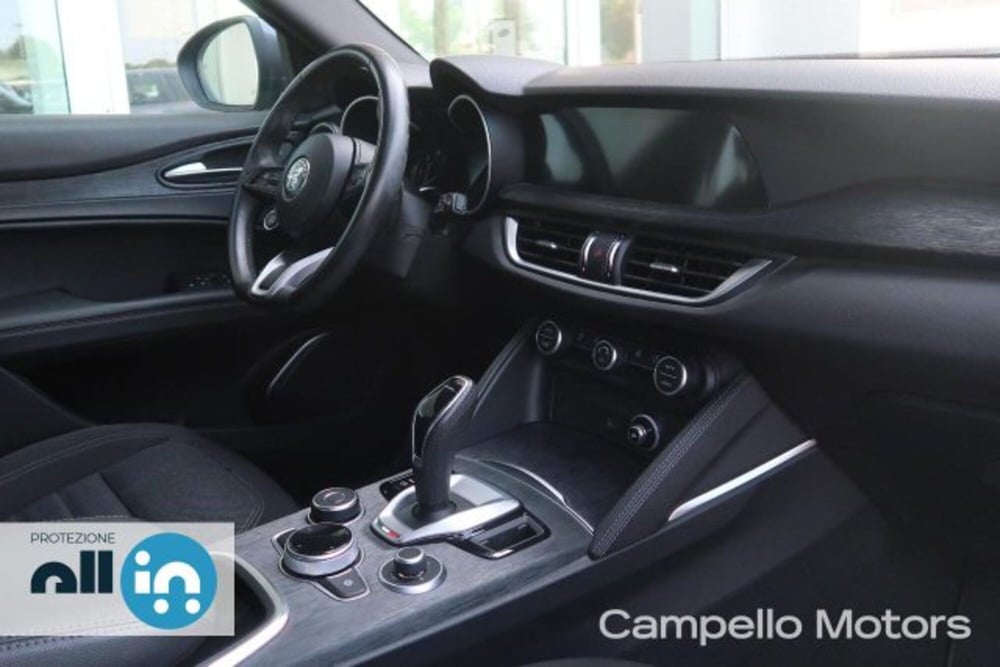Alfa Romeo Stelvio usata a Venezia (14)