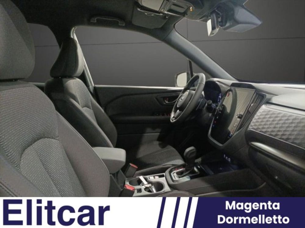 Subaru Forester nuova a Novara (12)