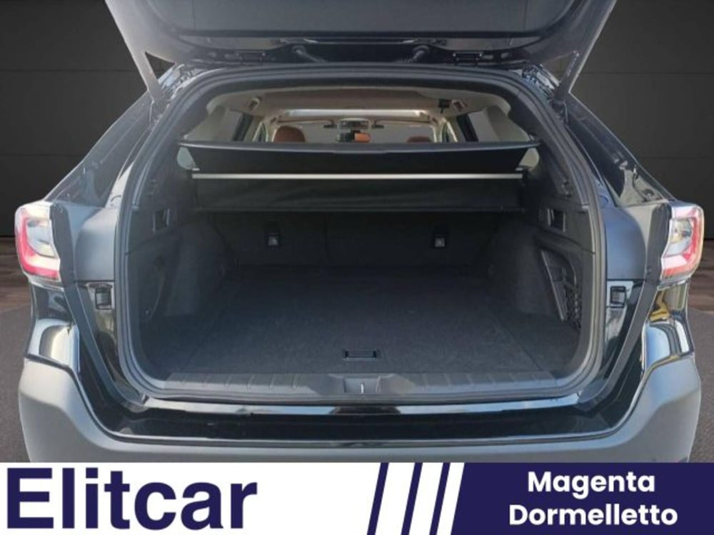 Subaru Outback nuova a Novara (17)