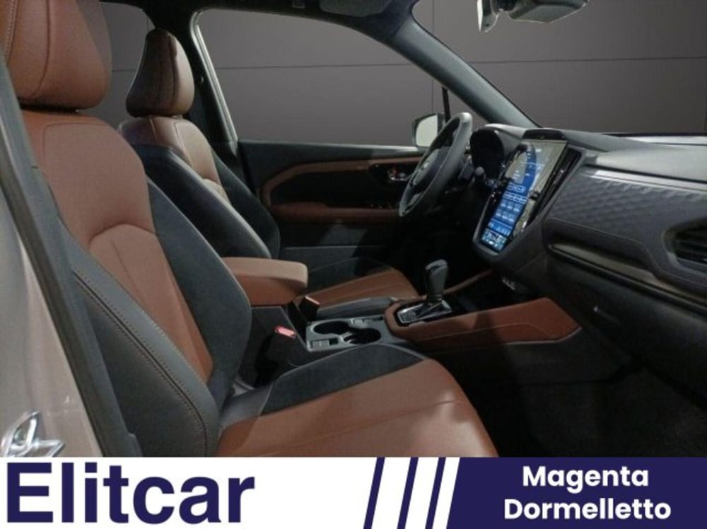 Subaru Forester nuova a Novara (10)