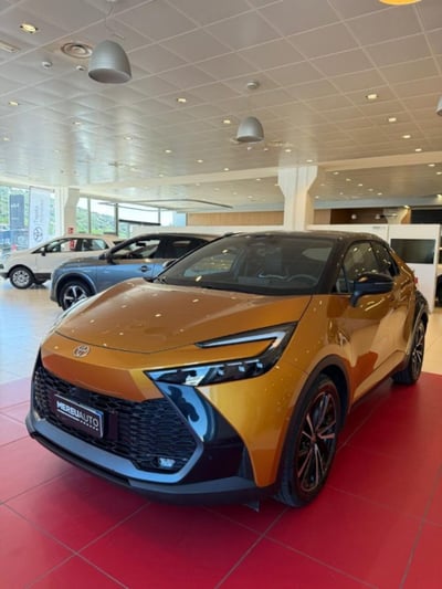 Toyota Toyota C-HR 2.0 phev Lounge Premiere fwd e-cvt del 2024 usata a Sassari