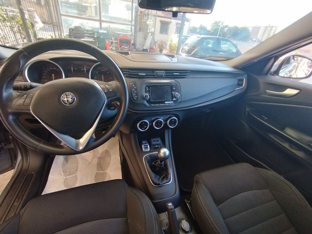 Alfa Romeo Giulietta usata a Palermo (6)