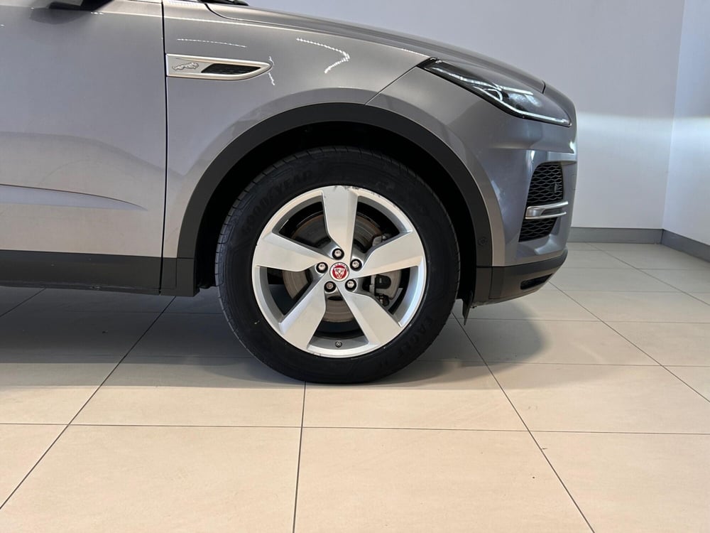 Jaguar E-Pace usata a Napoli (9)