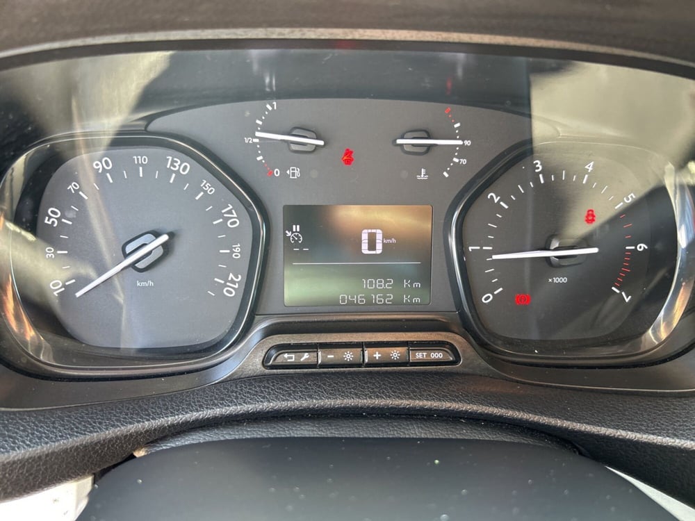 Toyota Proace Verso usata a Piacenza (16)