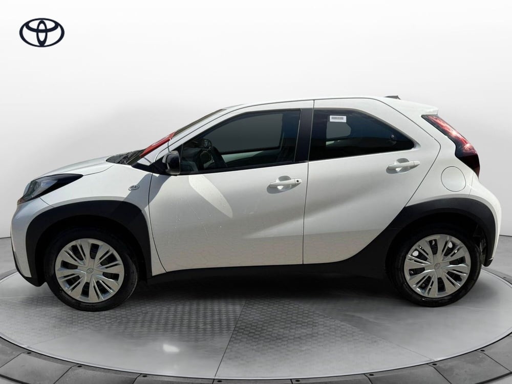 Toyota Aygo X nuova a Como (3)