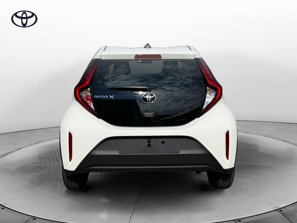 Toyota Aygo X nuova a Como (4)