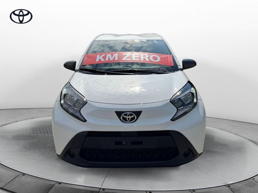 Toyota Aygo X nuova a Como (5)