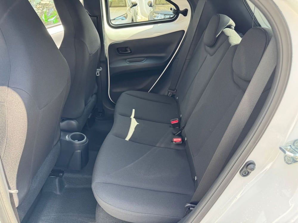 Toyota Aygo X nuova a Como (7)