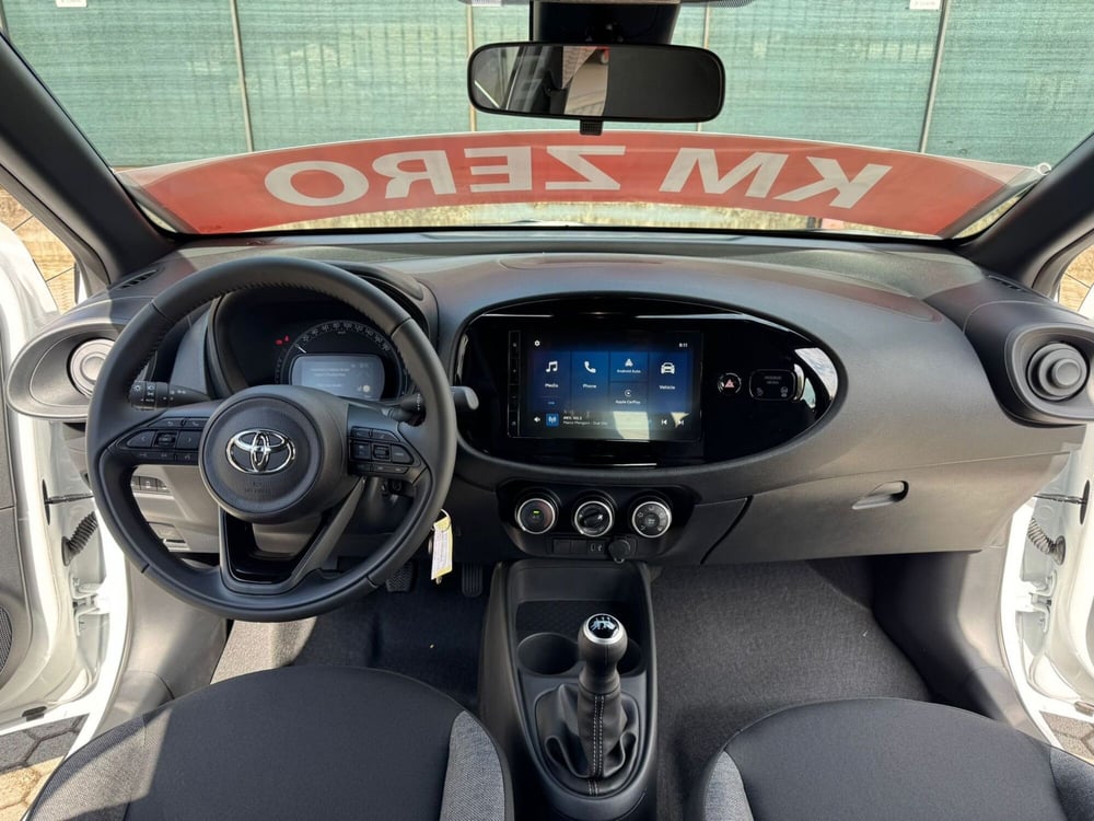 Toyota Aygo X nuova a Como (8)