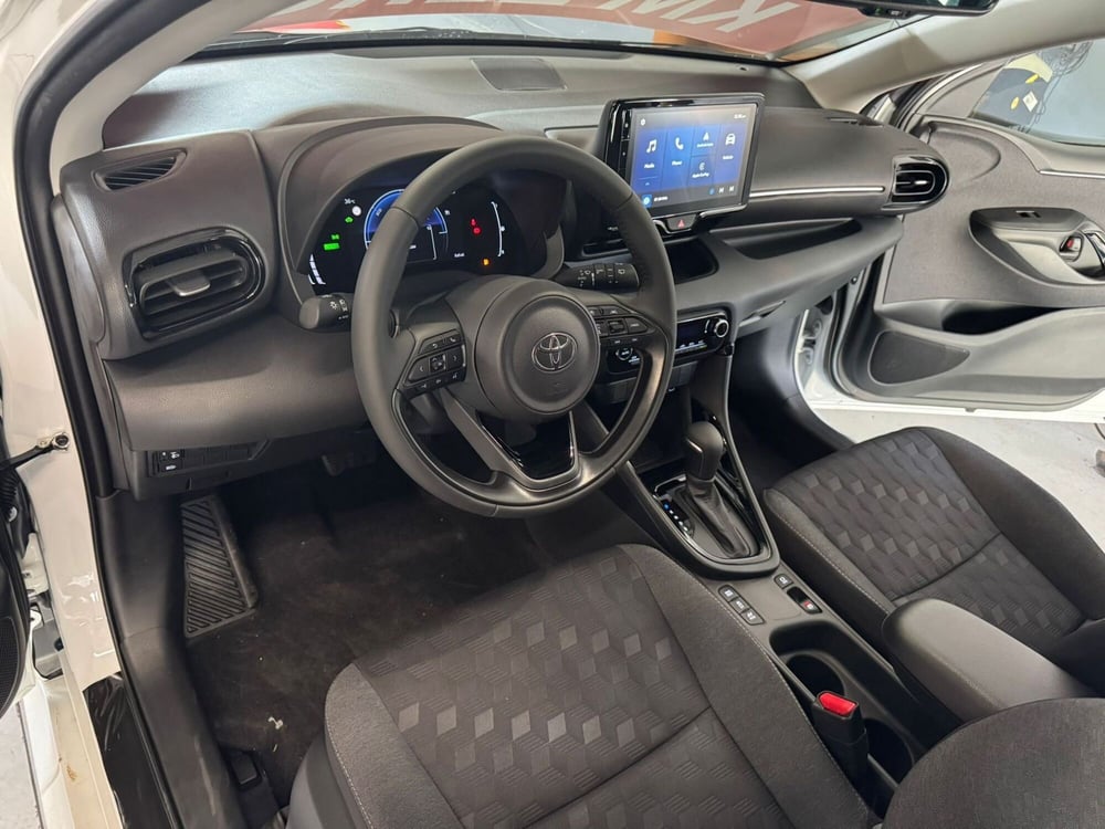 Toyota Yaris nuova a Como (10)