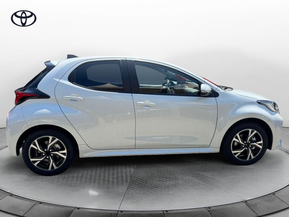 Toyota Yaris nuova a Como (11)