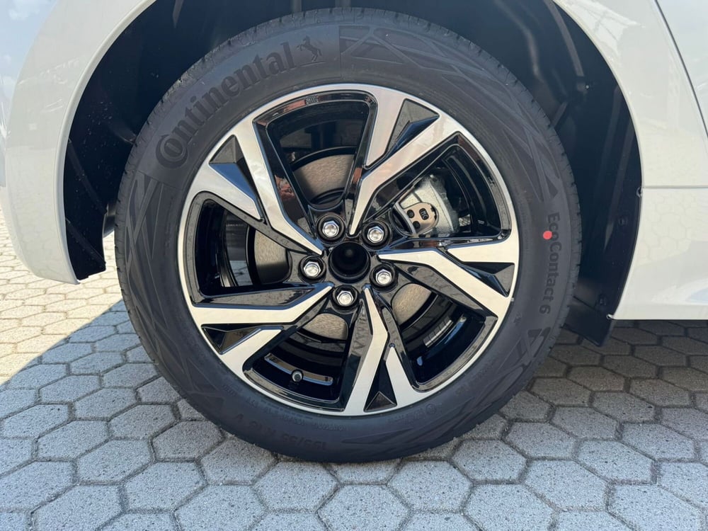 Toyota Yaris nuova a Como (12)