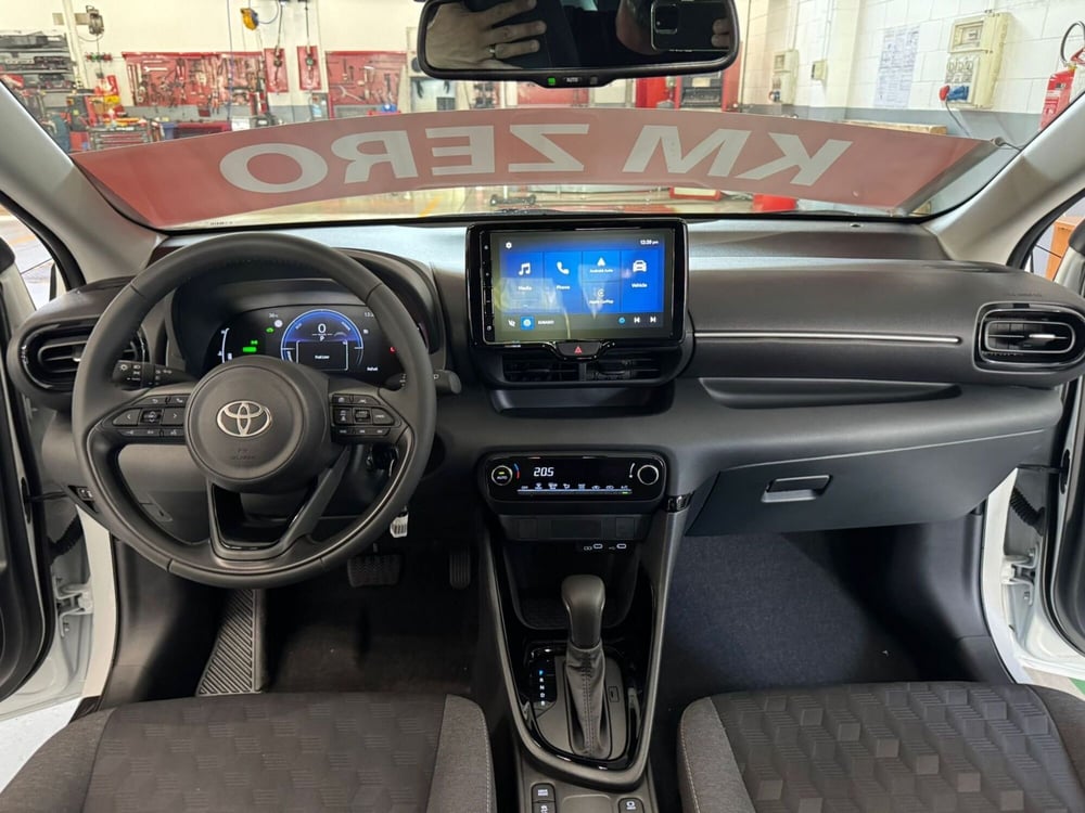 Toyota Yaris nuova a Como (8)