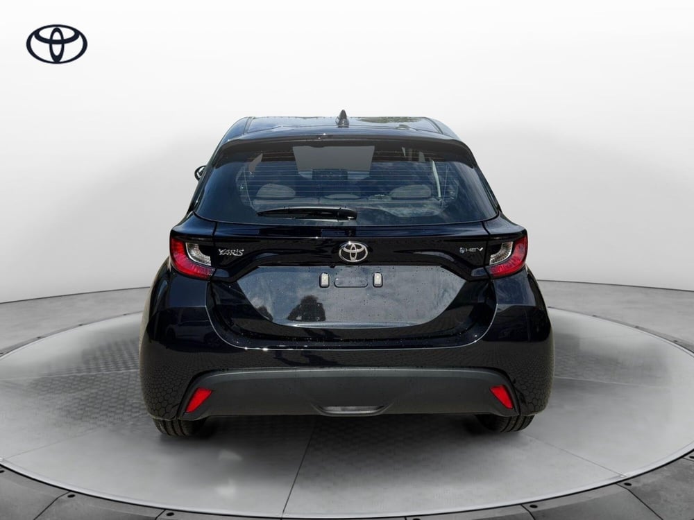 Toyota Yaris nuova a Como (4)