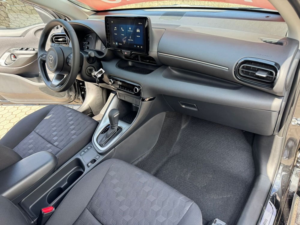 Toyota Yaris nuova a Como (6)