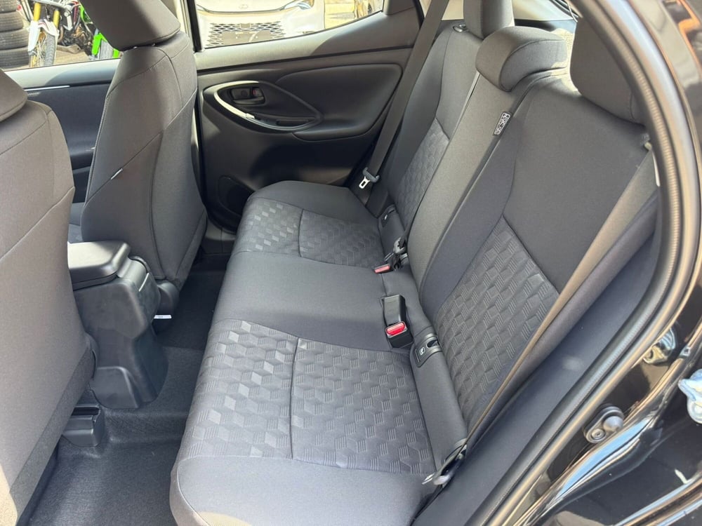 Toyota Yaris nuova a Como (7)