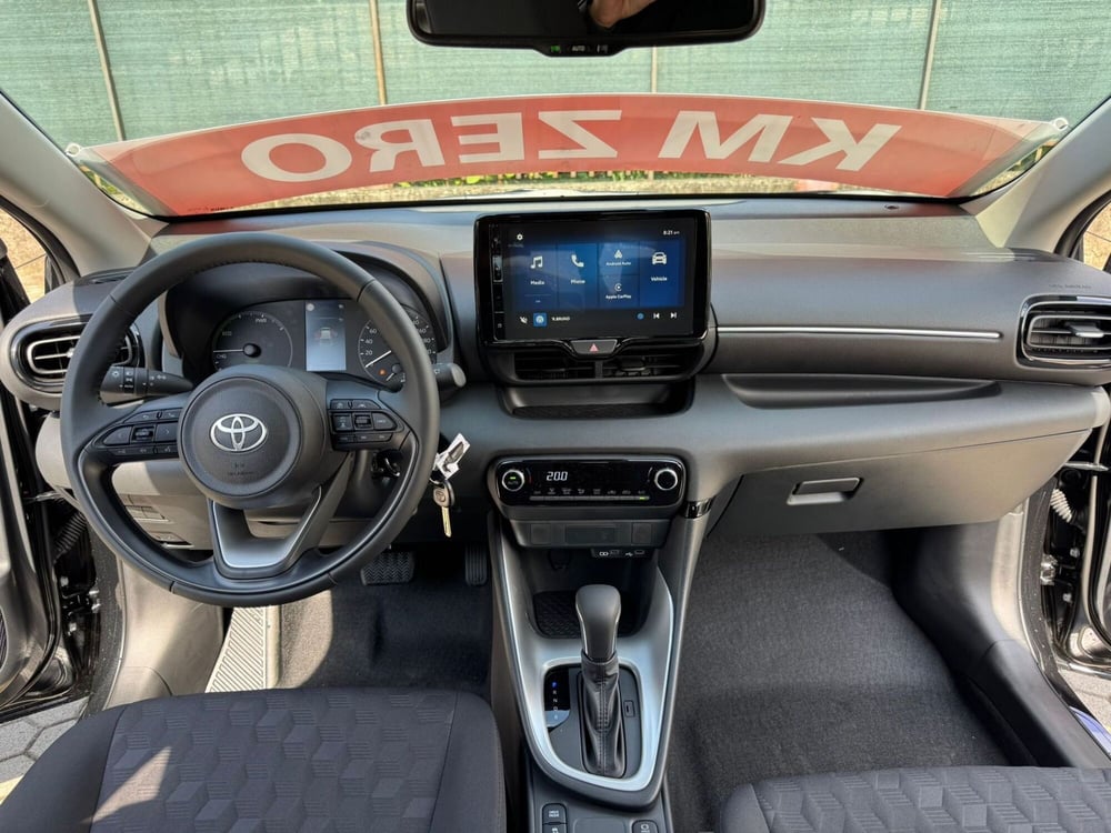 Toyota Yaris nuova a Como (8)