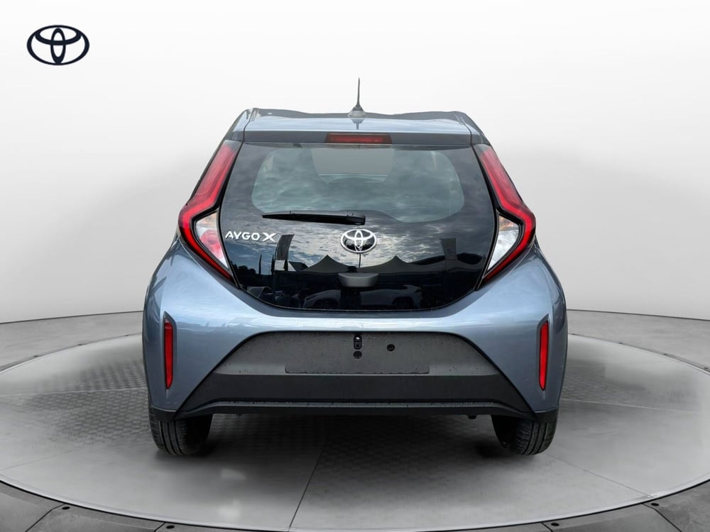 Toyota Aygo X nuova a Como (4)