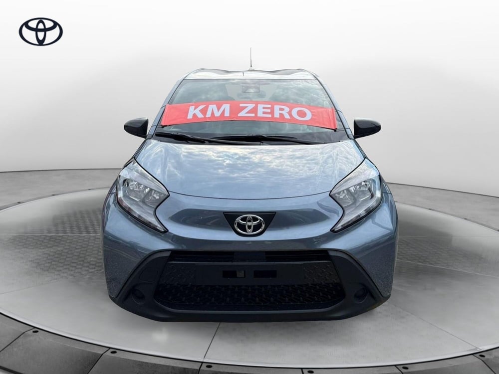 Toyota Aygo X nuova a Como (5)