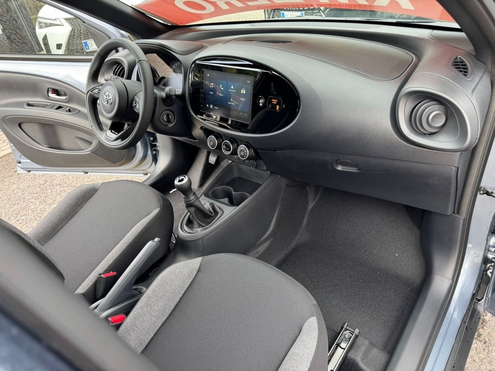 Toyota Aygo X nuova a Como (6)