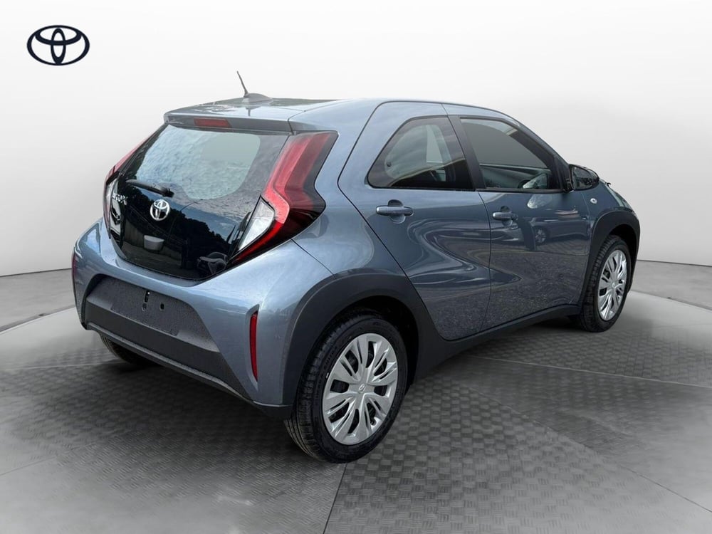 Toyota Aygo X nuova a Como (9)