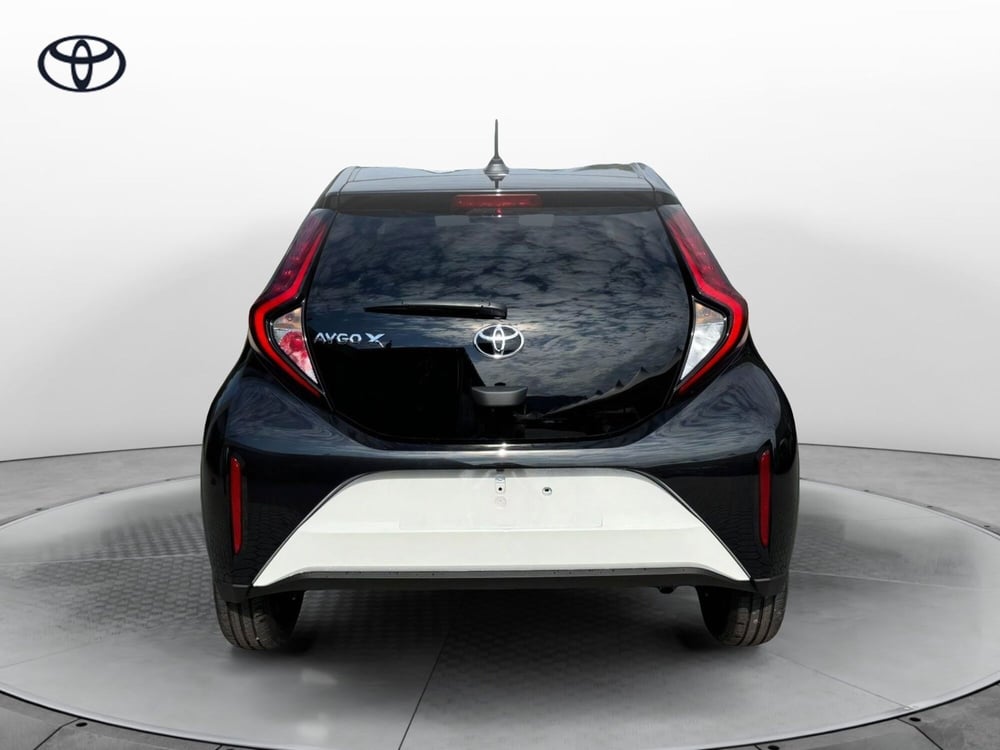 Toyota Aygo X nuova a Como (4)