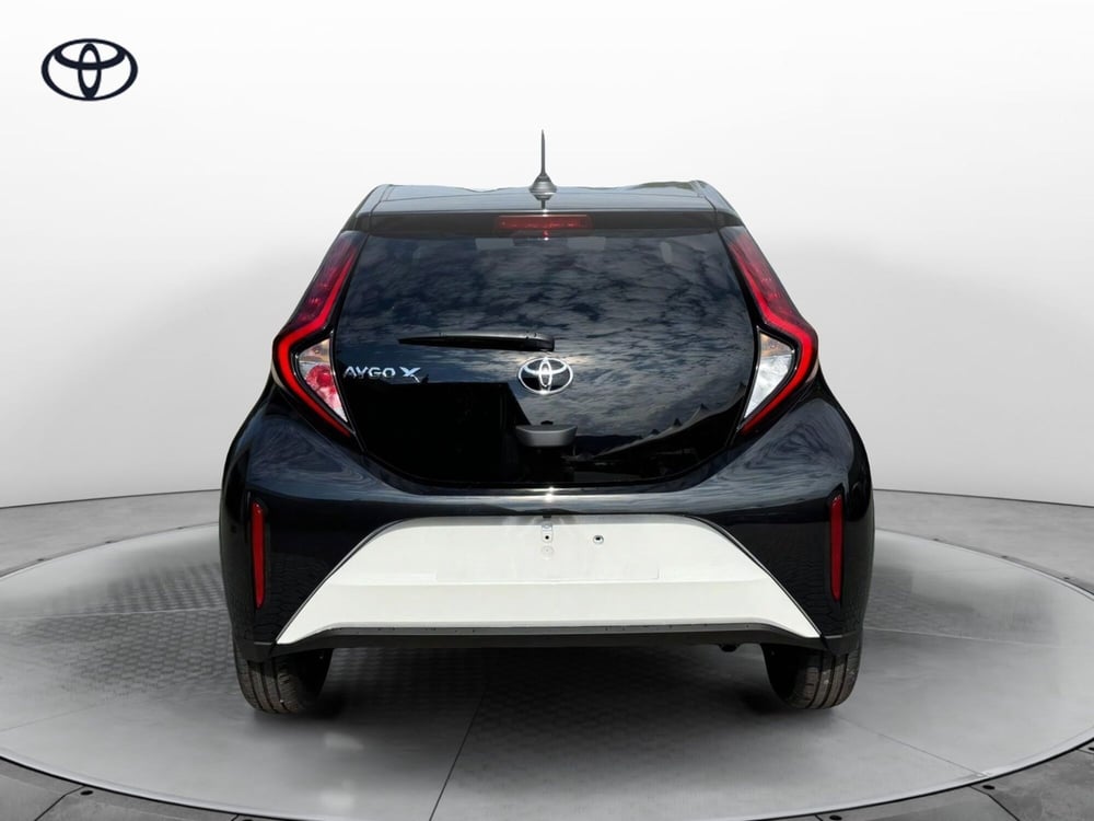 Toyota Aygo X nuova a Como (5)